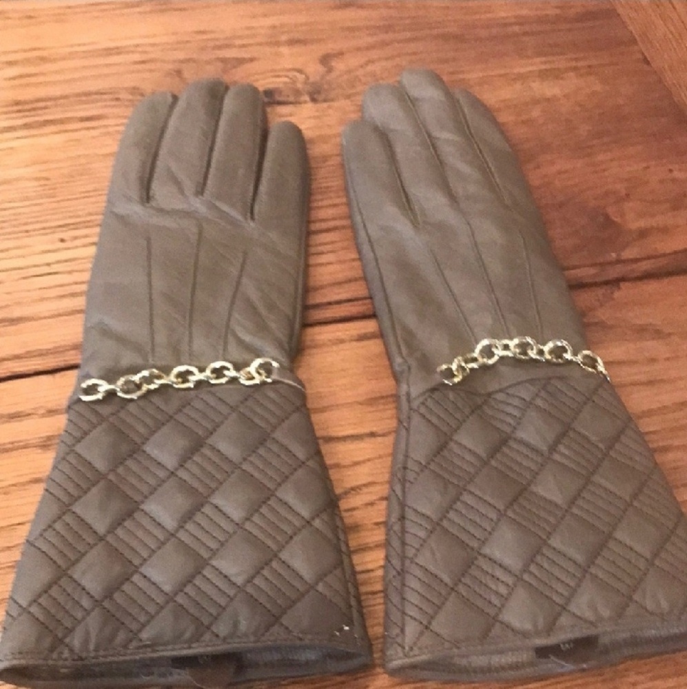 Olive Leather gloves by Cole Haan